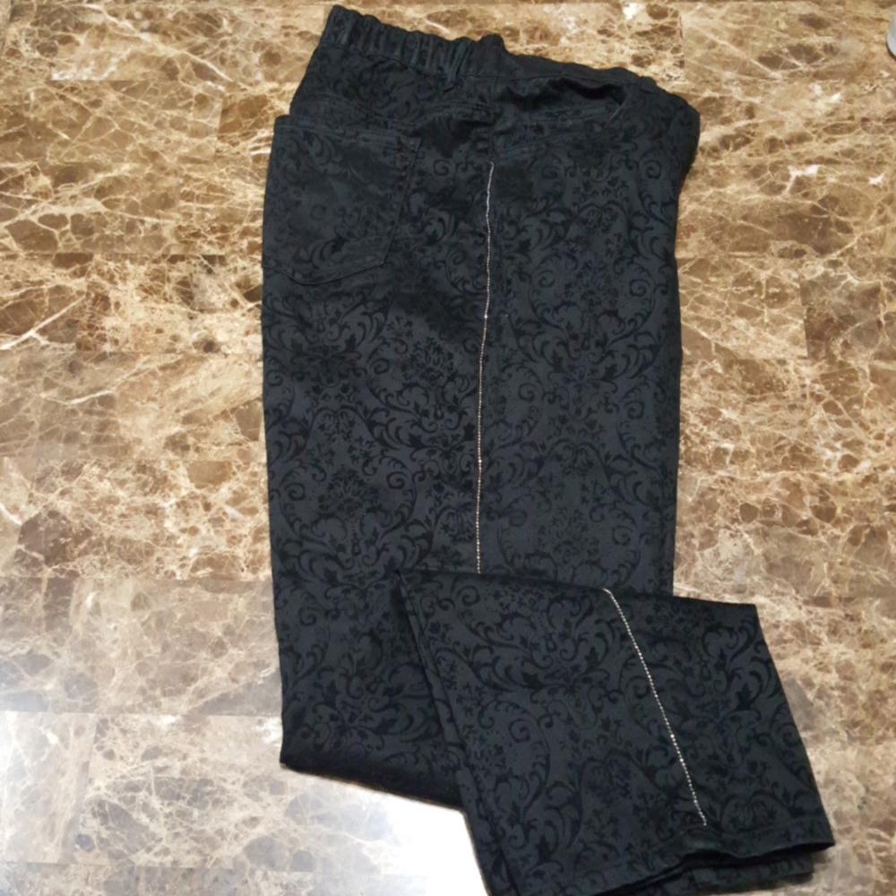 Ladies Slacks with bead detail down seam.